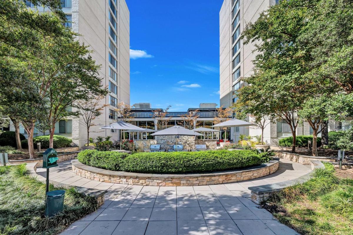 Beautiful 2Br Apartment At Crystal City With Gym Arlington Eksteriør billede