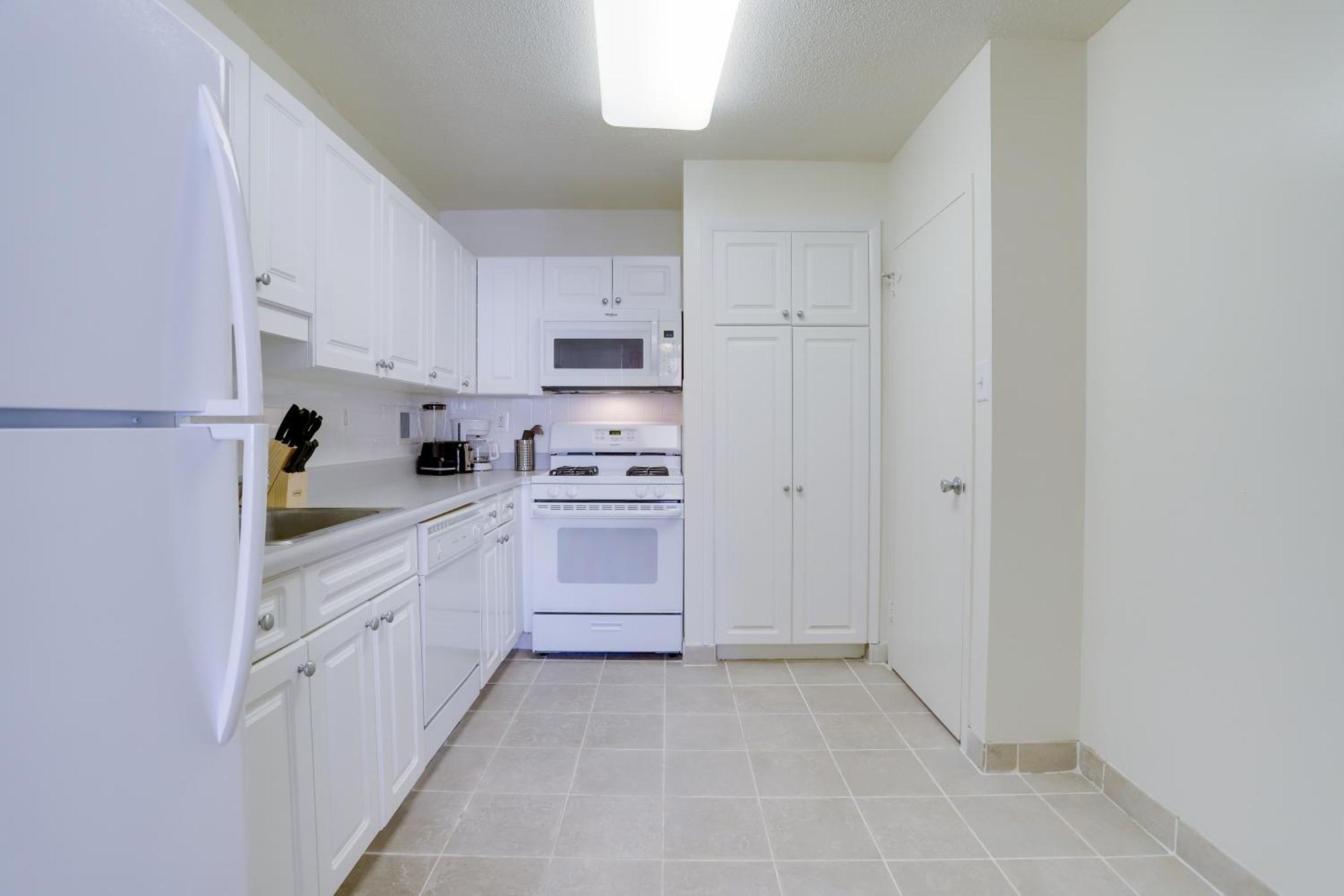 Beautiful 2Br Apartment At Crystal City With Gym Arlington Eksteriør billede