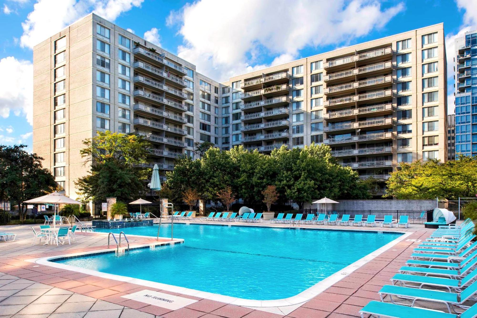 Beautiful 2Br Apartment At Crystal City With Gym Arlington Eksteriør billede